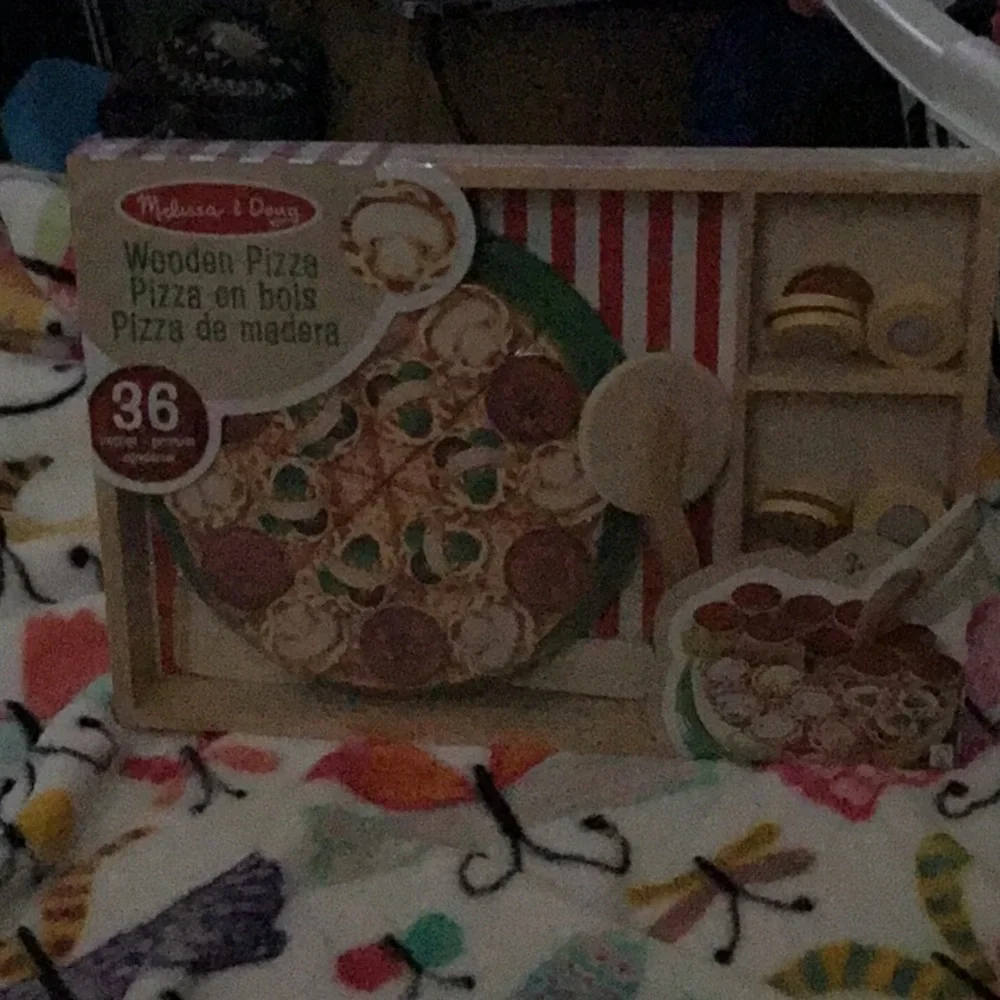 Melissa & Doug Wooden Pizza Play Set - Green and Red NEW!!